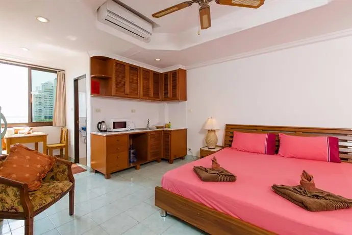 Patong Studio Apartments 