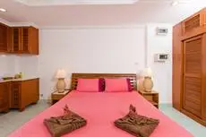 Patong Studio Apartments 