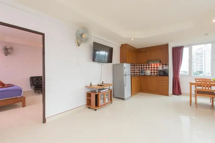 Patong Studio Apartments 