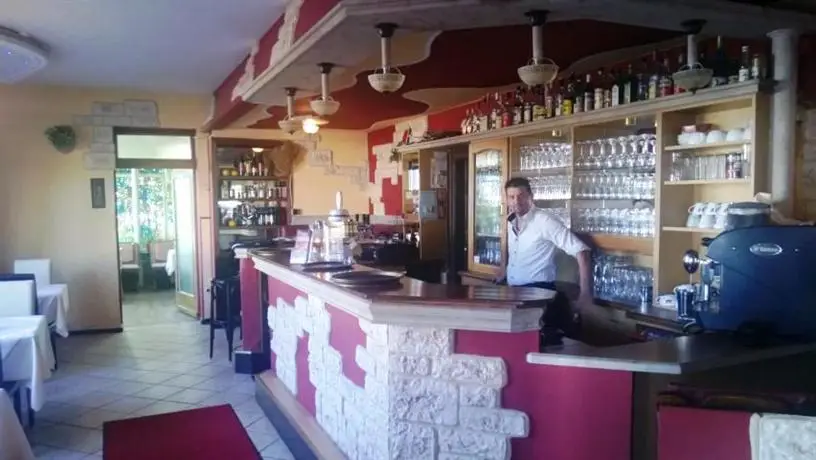 Hotel Taverne Inos 