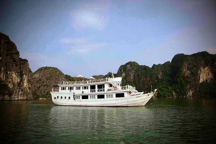 Legend Halong Private Cruises - Managed by Bhaya Cruise 