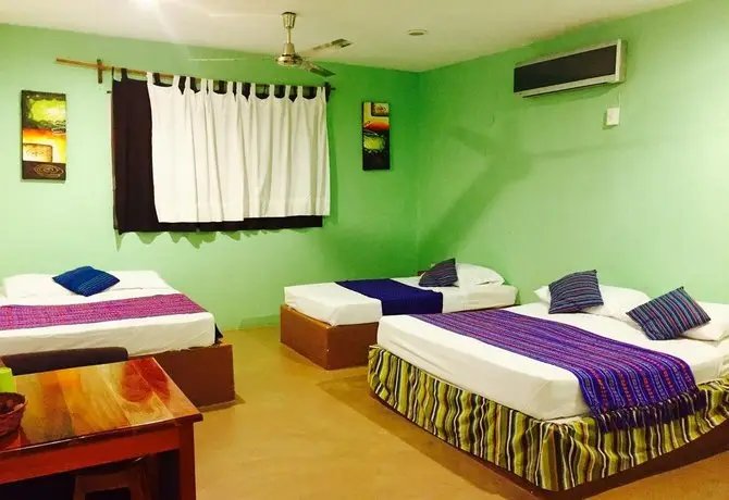 Hostal Jardin Mahahual