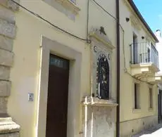 L'Angolo di San Corrado's Apartments 