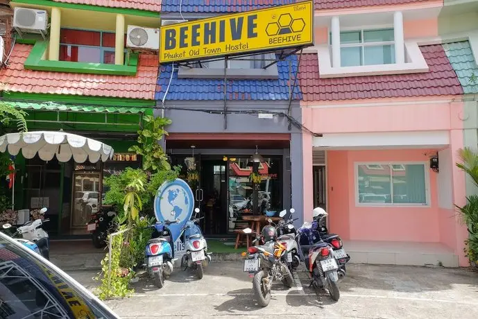 Beehive Phuket Old Town Hostel 