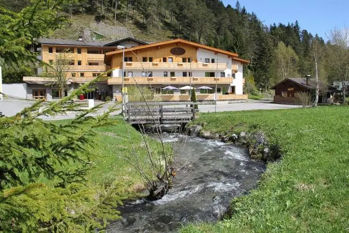 Family Alm Tirol Aparthotel