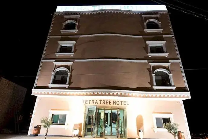 Tetra Tree Hotel