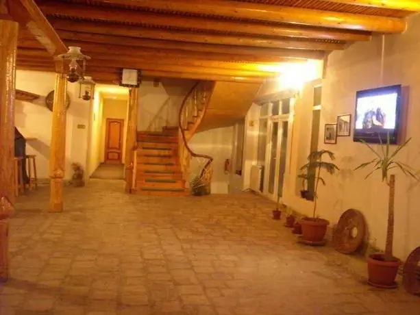 Lyabi House Hotel 