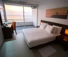 The Beach - All Suite Hotel 