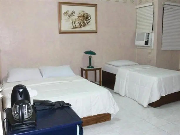 Plaza Maria Luisa Suites Inn