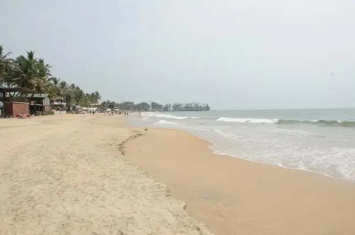 Colombo Lavinia Beach Hostel 