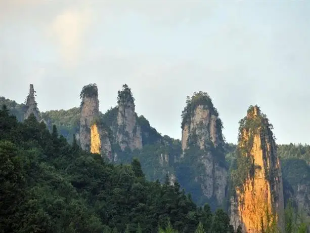 Zhangjiajie Qingfeng Village Inn