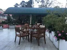 Araliya Green Hills Hotel 