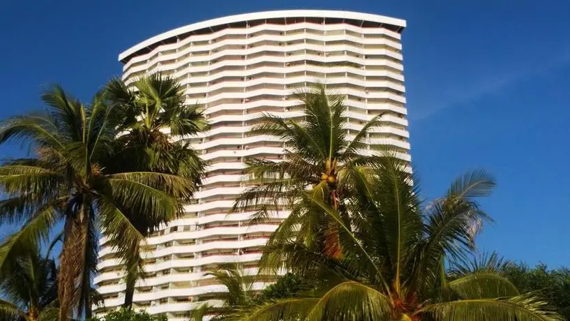 Room At Sunshine Beach Condo