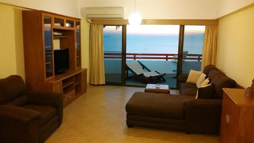 Room At Sunshine Beach Condo