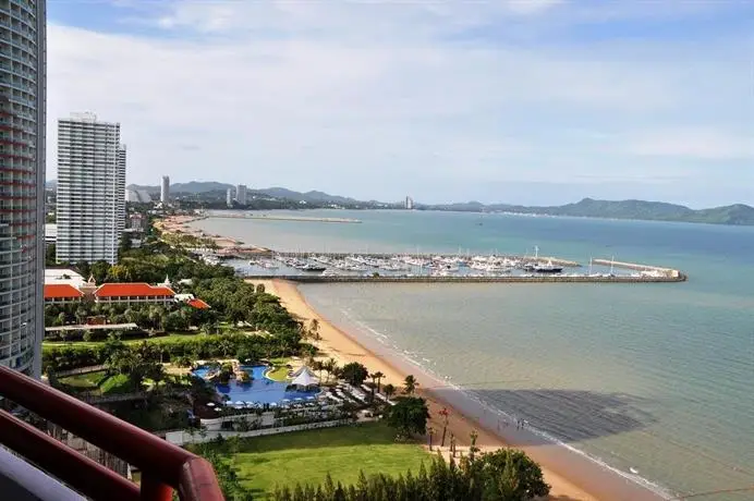 Room At Sunshine Beach Condo 