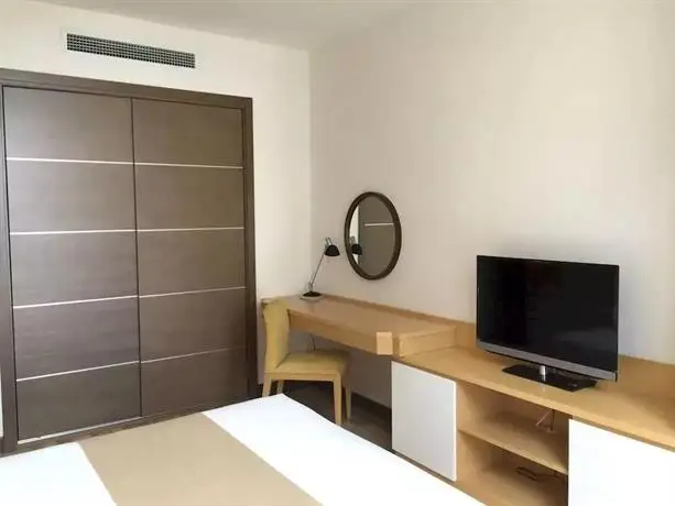 Bluesky Serviced Apartment Airport Plaza