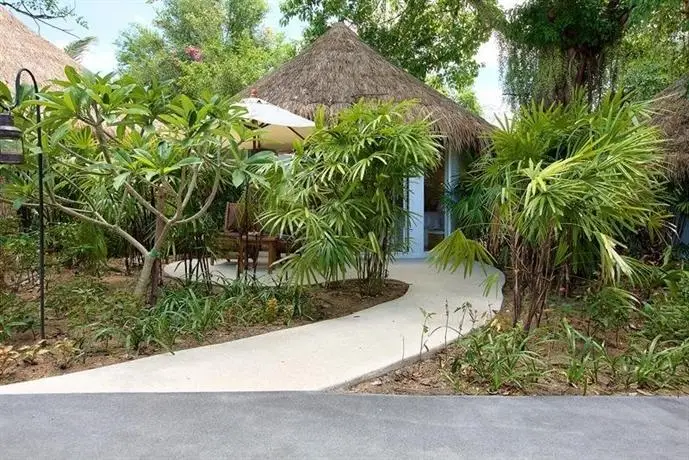 Eden Beach Bungalows 