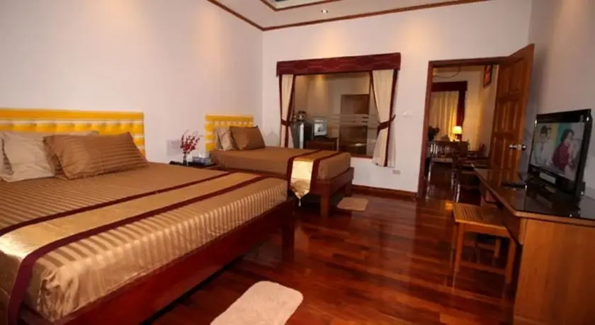 Myanmar Life Hotel 