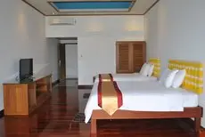 Myanmar Life Hotel 