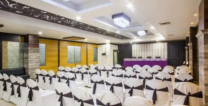 Hotel Simran Raipur 