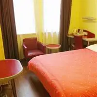 Home Inn Ruili Maohan Road 