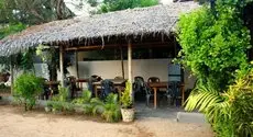 Tharaka Surf Guesthouse 