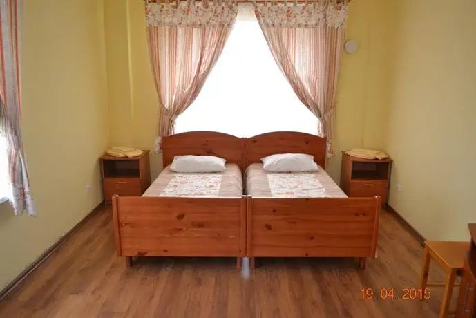 Gnezdo Mini Hotel 