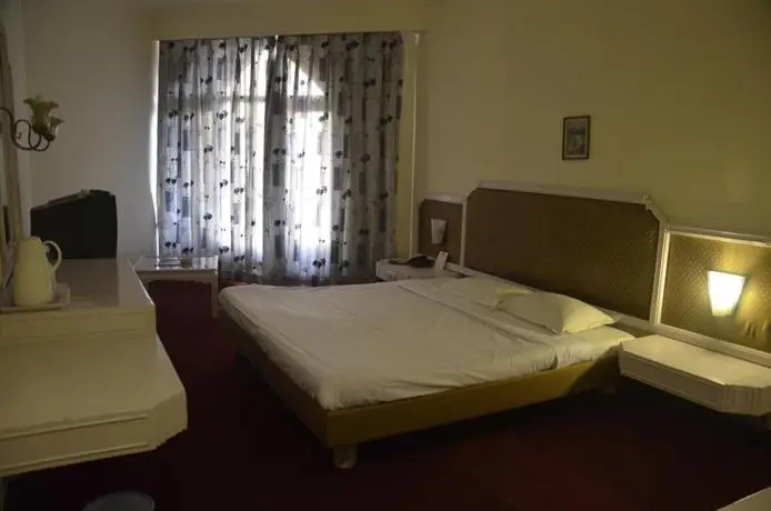 Hotel Surbhi Palace Dehradun 