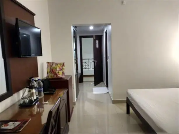 Hotel Raj Residency