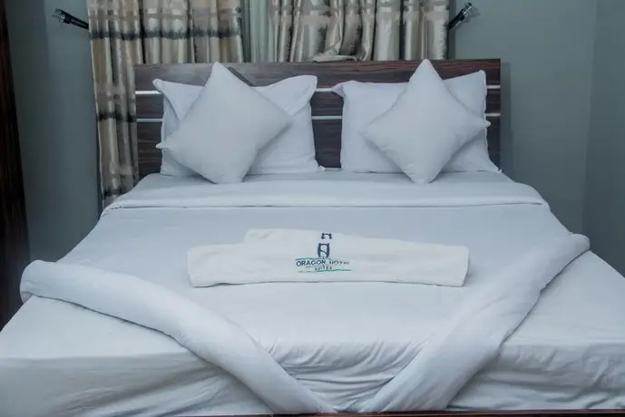 Oragon Hotel and Suites 