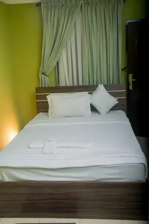 Oragon Hotel and Suites 