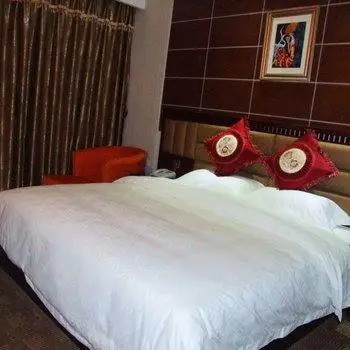 Super 8 Hotel Luzhou BaiTa Ying Hui Lu