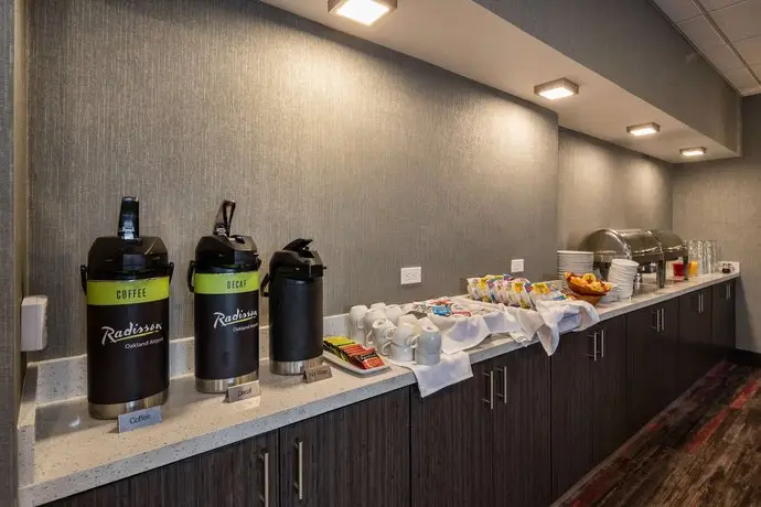 Radisson Hotel Oakland Airport 