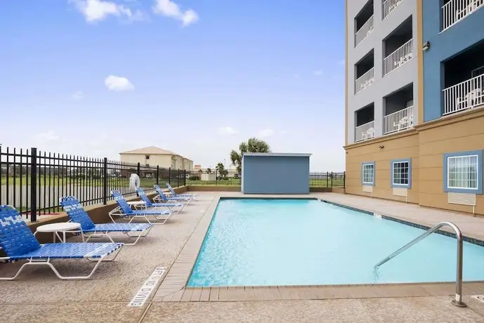 Days Inn & Suites by Wyndham Galveston West/Seawall 