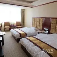 Yiyang Hotel Ruili 