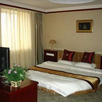 Yiyang Hotel Ruili 