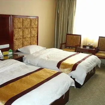 Yiyang Hotel Ruili 