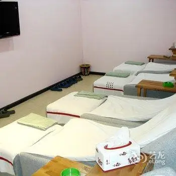 Yiyang Hotel Ruili 