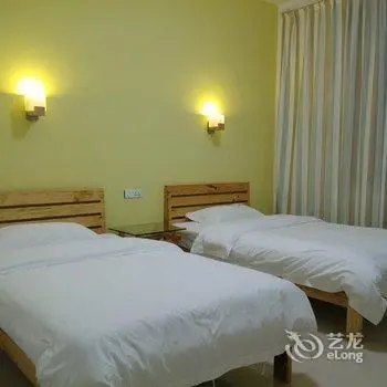 Yifan International Youth Hostel 