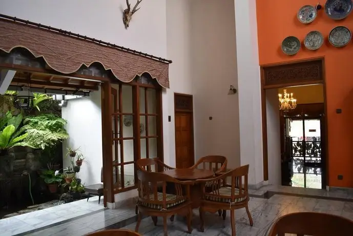 D Ajenk Boutique Guest House 