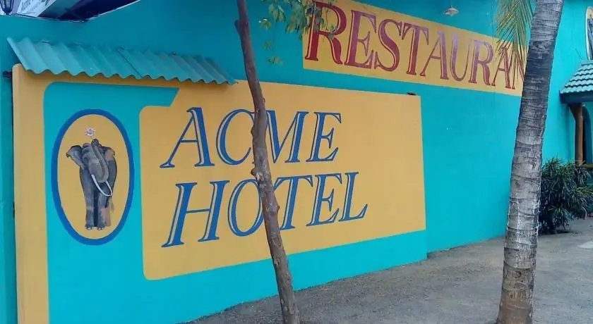 ACME Grand Hotel 