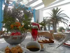 Kinira Beach Hotel 