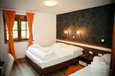 Golden Lakes Rooms 