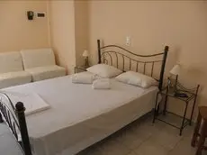 Ampoulos Rooms & Apartments 