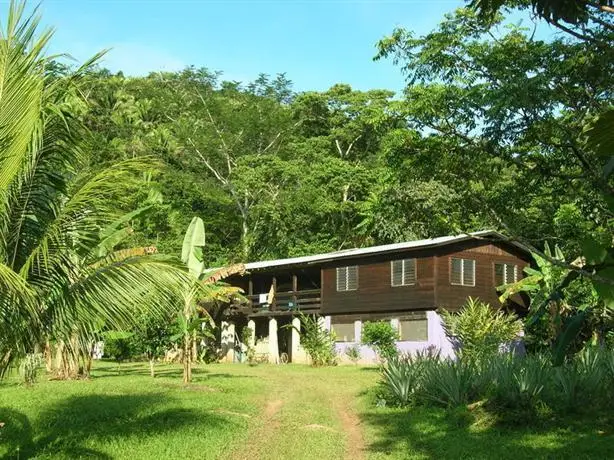 Hummingbird Guest Lodge & Hostel 