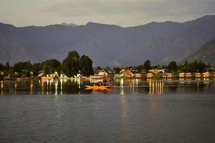 Canada Houseboats