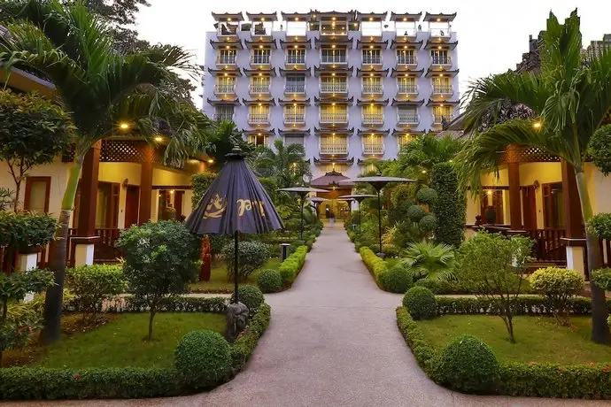 Yadanarpon Dynasty Hotel