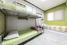 Fully Hong Hostel 