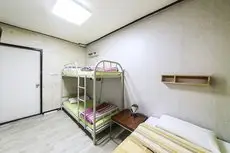 Fully Hong Hostel 