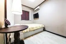 Fully Hong Hostel 